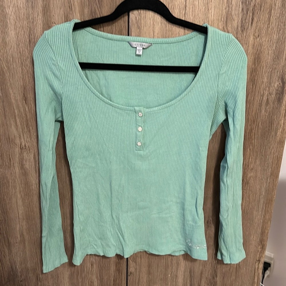 Guess top